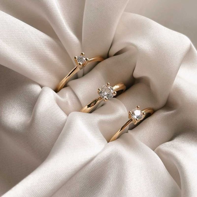 ANEL SOLITÁRIO FINO 4 GARRAS