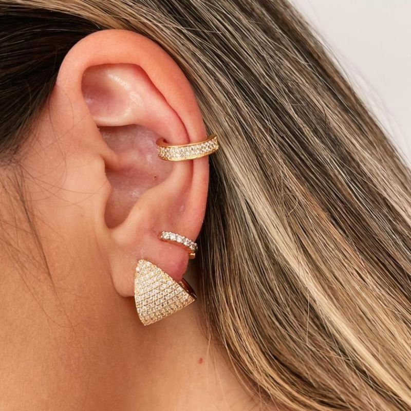 ARGOLA TRIANGULAR CRAVEJADA