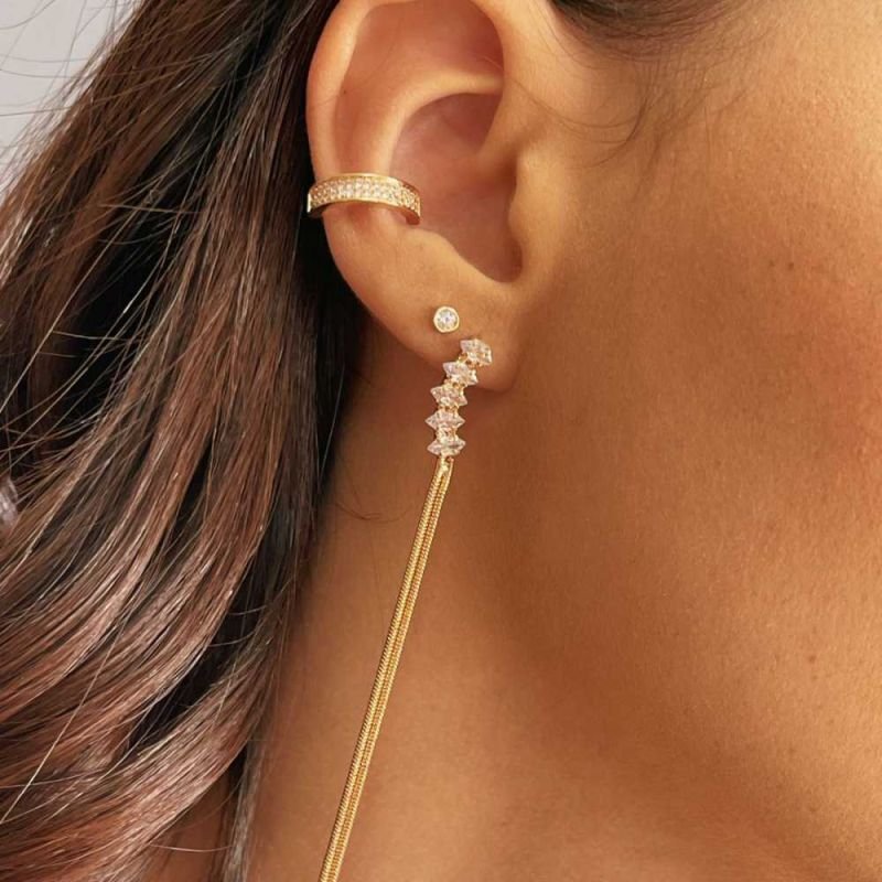 PIERCING CRAVEJADO COM ZIRCONIAS