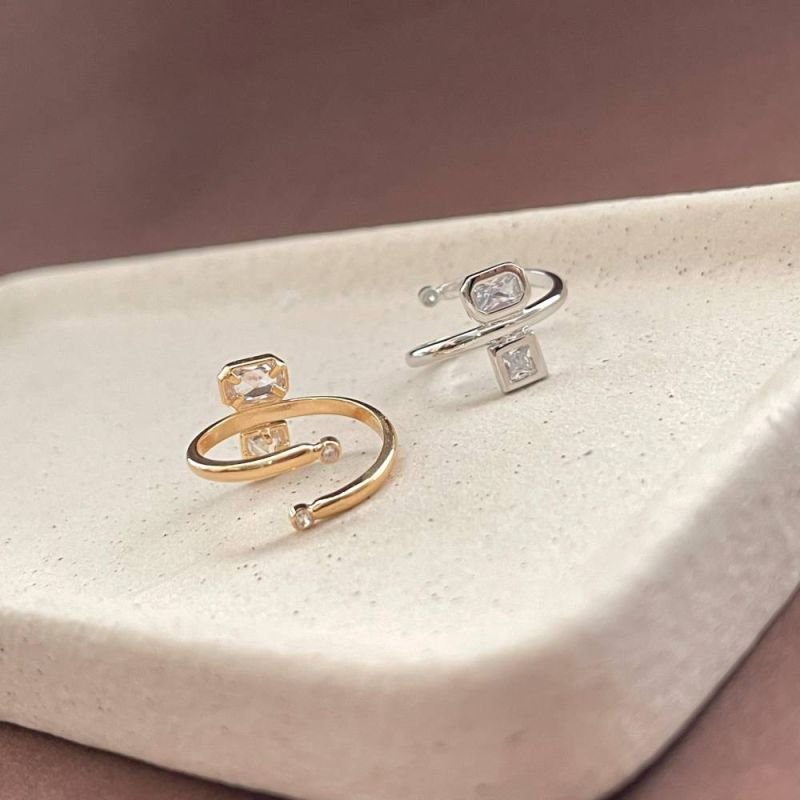 ANEL AJUSTÁVEL C/ ZIRCÔNIAS - OURO 18K - 15 - 2