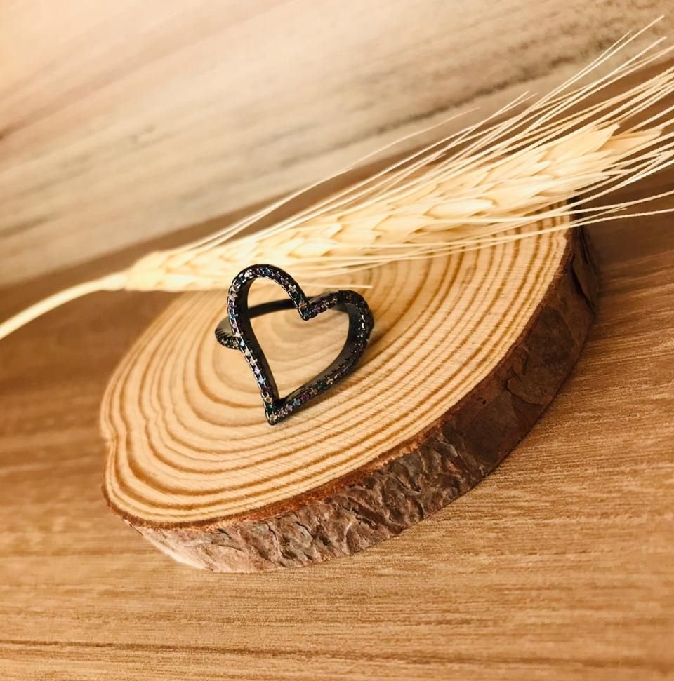 ANEL CORAÇÃO NEGRO ZIRCONIAS COLORS