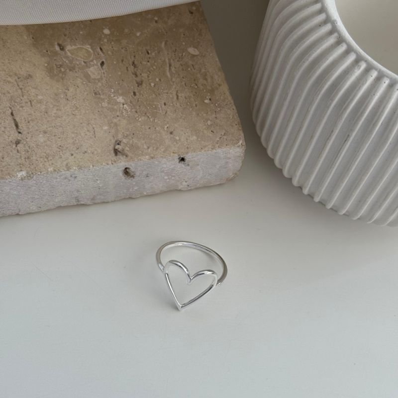 ANEL CORAÇÃO VAZADO PRATA