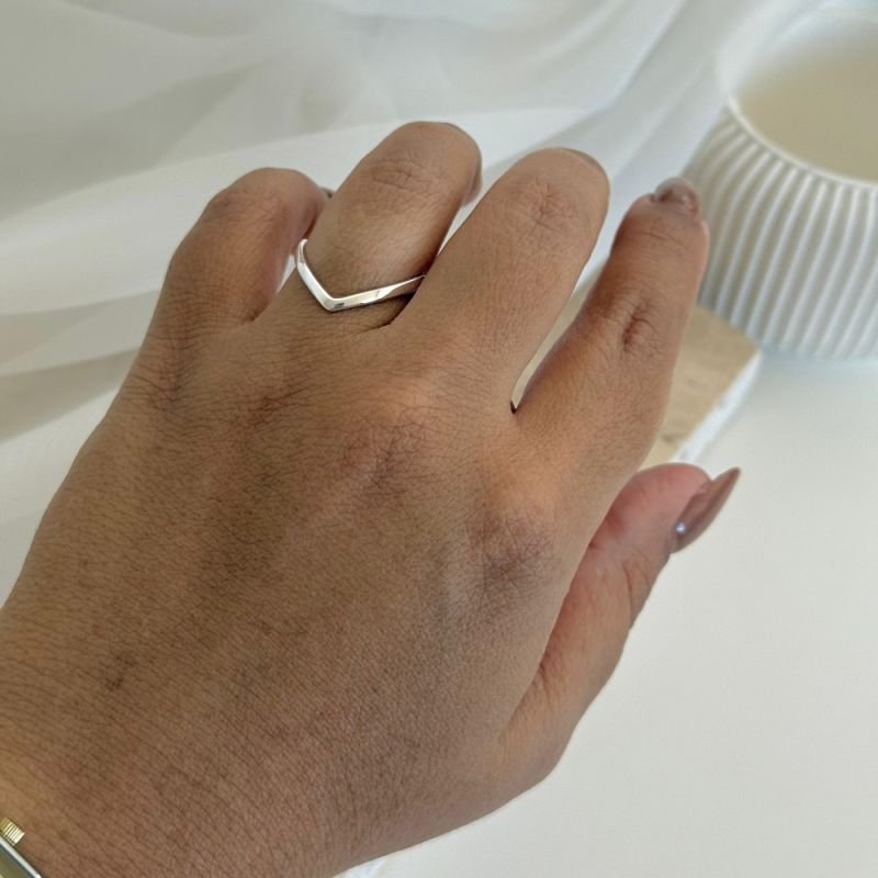 ANEL FORMATO V PRATA