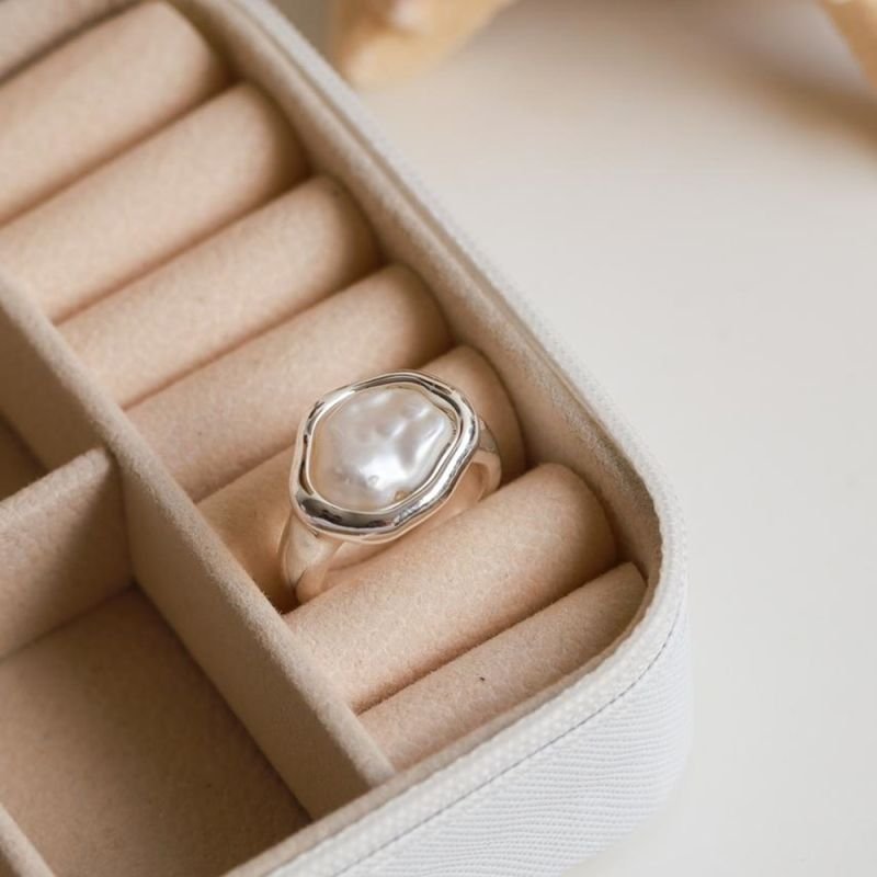 ANEL ORGÂNICO PÉROLA PRATA