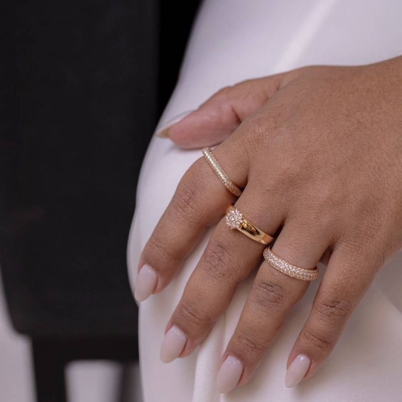 ANEL QUADRADO CRAVEJADO