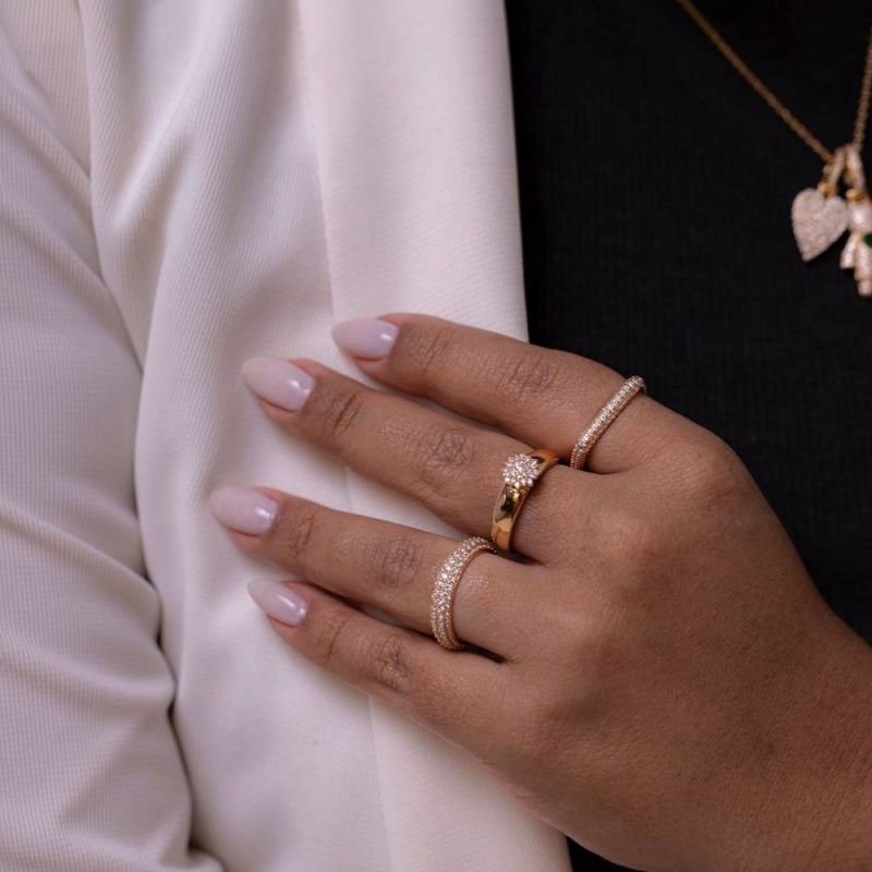 ANEL QUADRADO CRAVEJADO