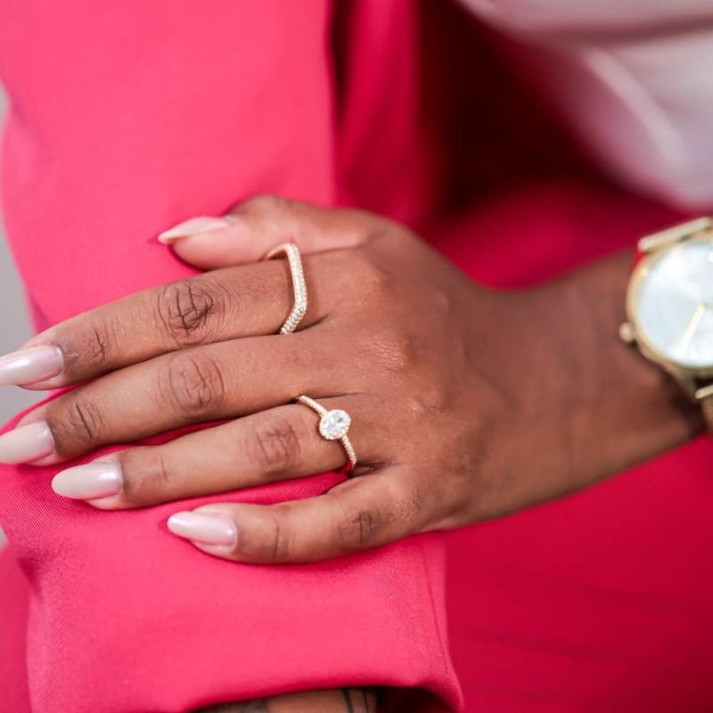 ANEL QUADRADO CRAVEJADO