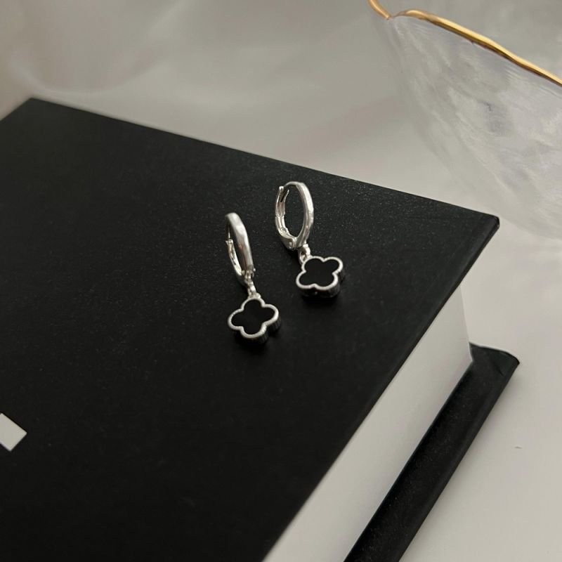 ARGOLA MINI TREVO PRATA