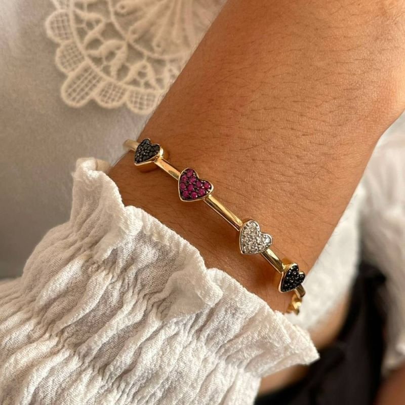 BRACELETE 4 CORAÇÕES COLORIDOS
