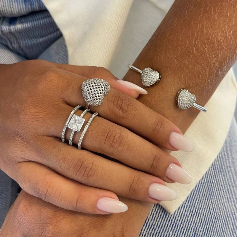 BRACELETE CORAÇÃO MAIS GROSSO