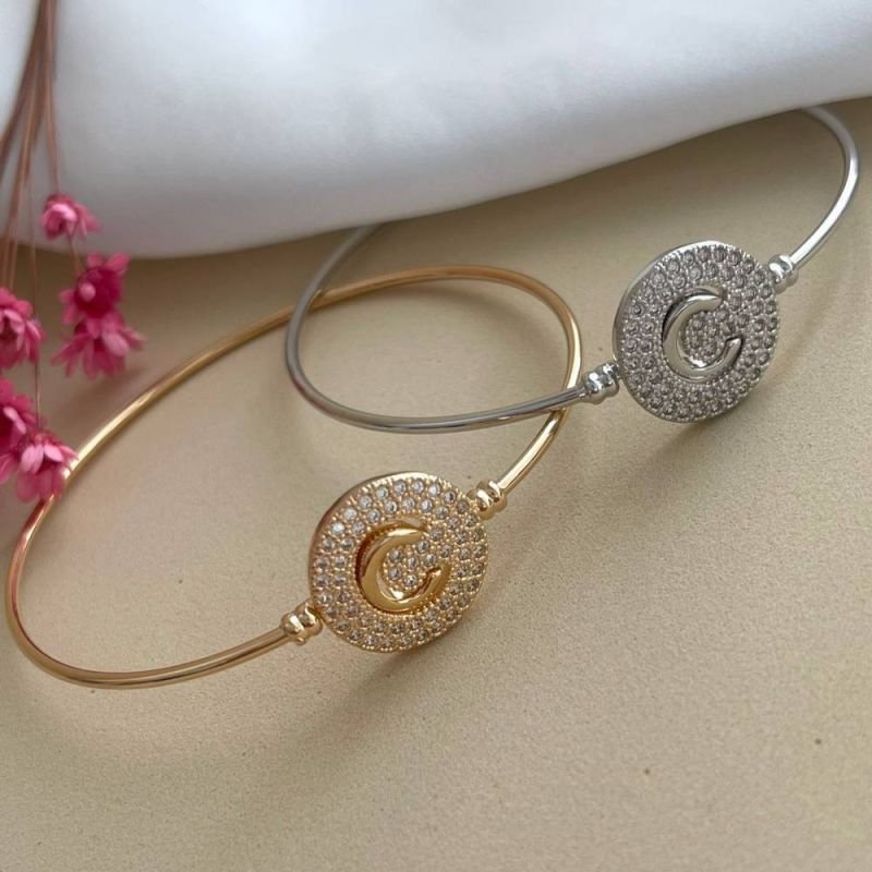 BRACELETE DE LETRA E ZIRCONIAS