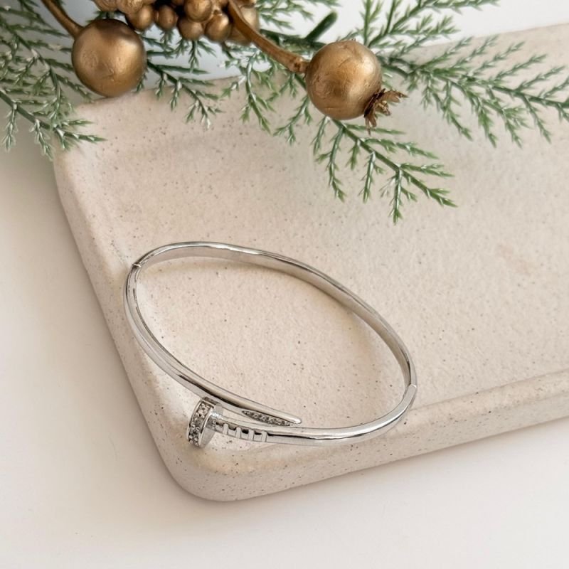 BRACELETE PREGO CRAVEJADO