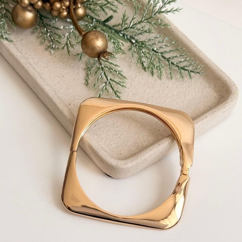 BRACELETE QUADRADO LISO