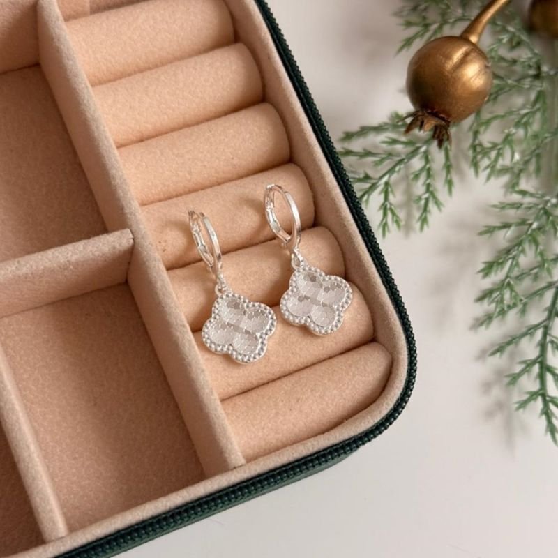 BRINCO ARG. TREVO DIAMANTADO PRATA