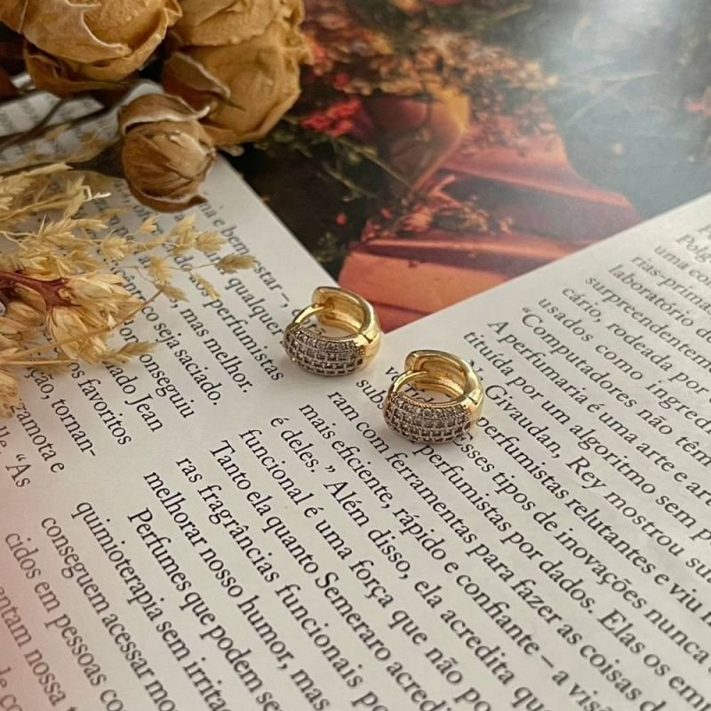 BRINCO ARGOLA CRAVEJADA P