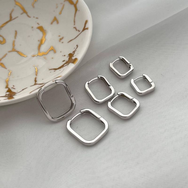 BRINCO ARGOLA QUADRADA P