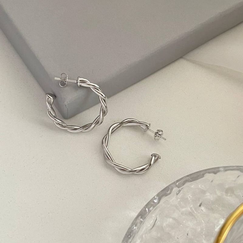 BRINCO ARGOLA RETORCIDA