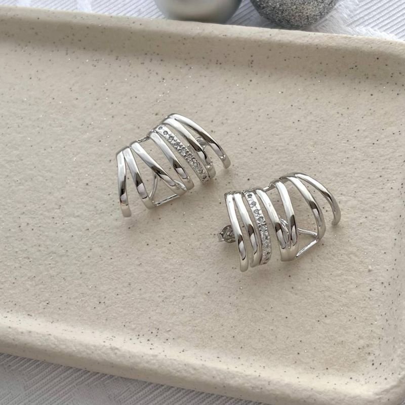 BRINCO EAR HOOK CRAVEJADO
