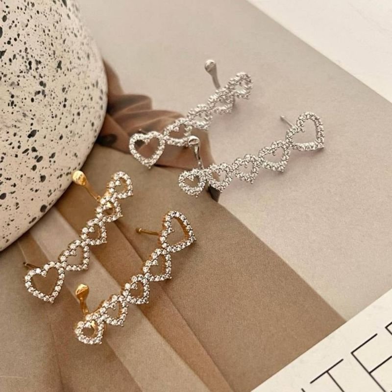 BRINCO EARCUFF CORAÇÕES