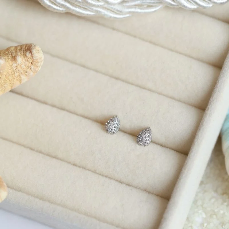 BRINCO GOTA CRAVEJADA M