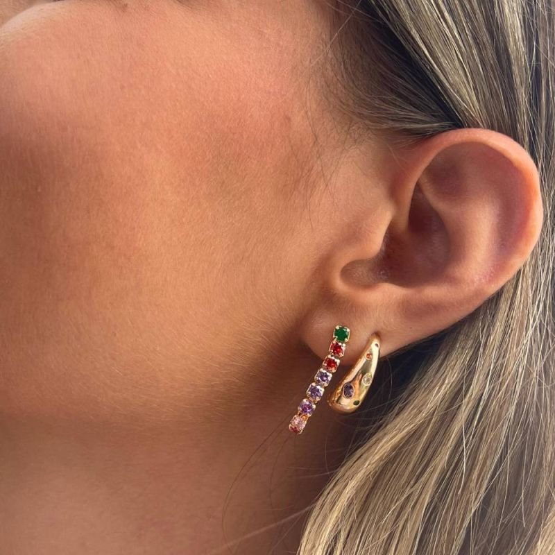 BRINCO PENDURADO COM ZIRCONIAS COLORIDAS M