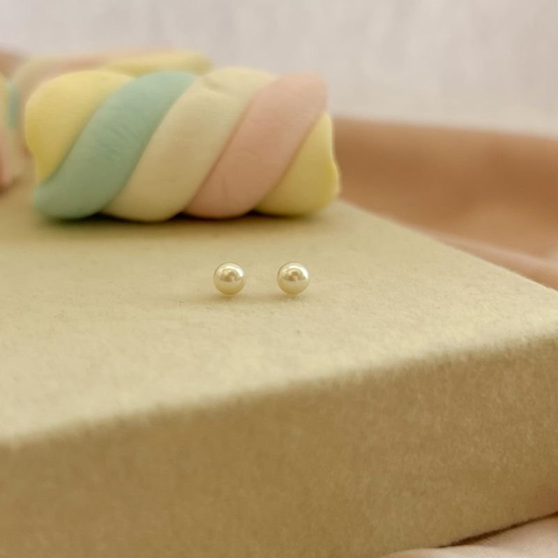 BRINCO PÉROLA PRATA