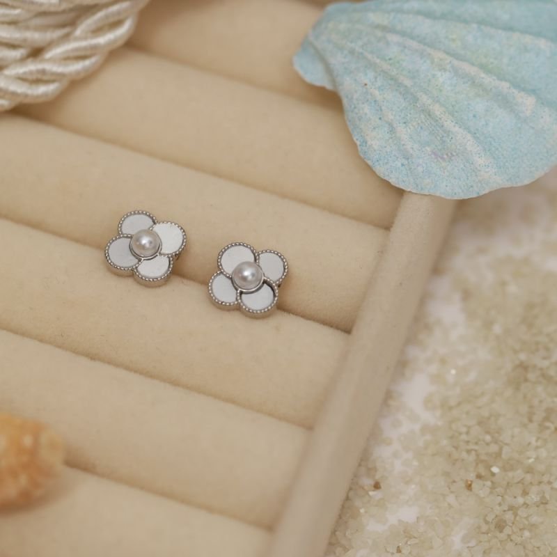 BRINCO TREVO MADREPÉROLA