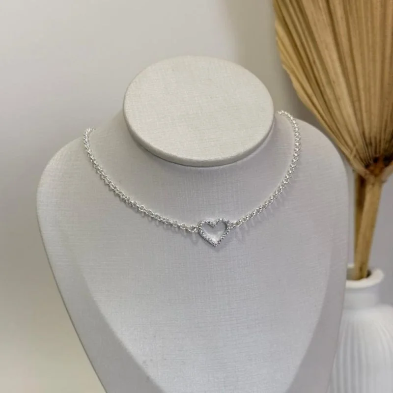 COLAR CHOKER CORAÇÃO PRATA