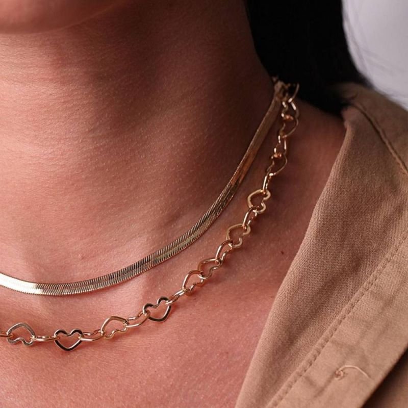 COLAR CHOKER CORAÇÕES VAZADOS