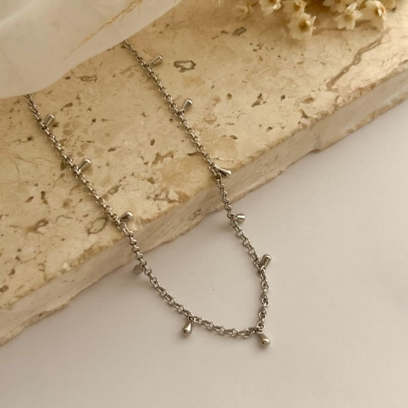 COLAR CHOKER GOTINHAS