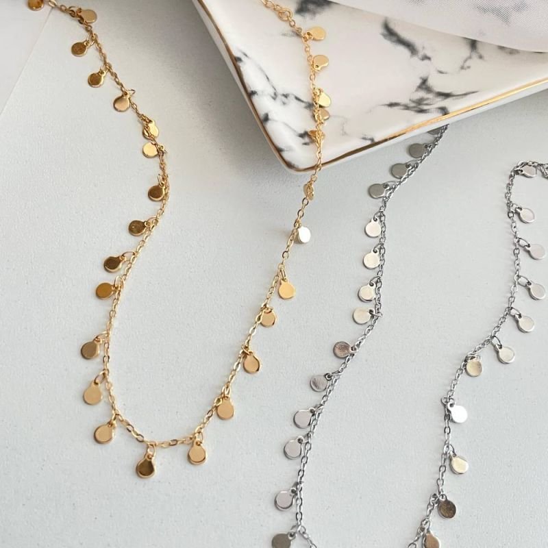 COLAR CHOKER MEDALHAS