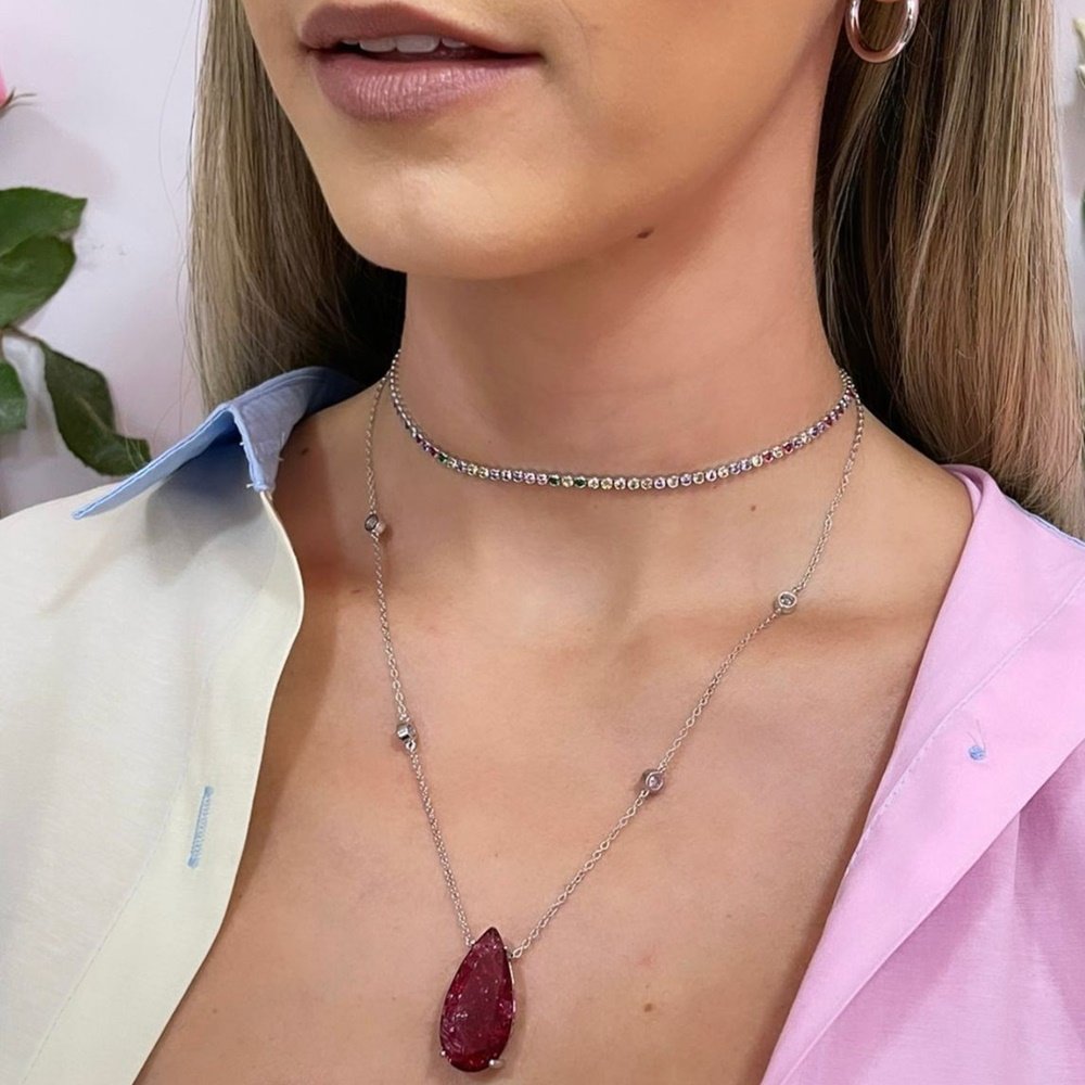 COLAR CHOKER RIVIERA CRAVAÇÃO INGLESA