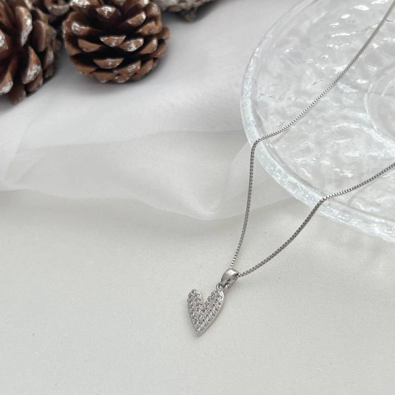 COLAR CORAÇÃO CRAVEJADO