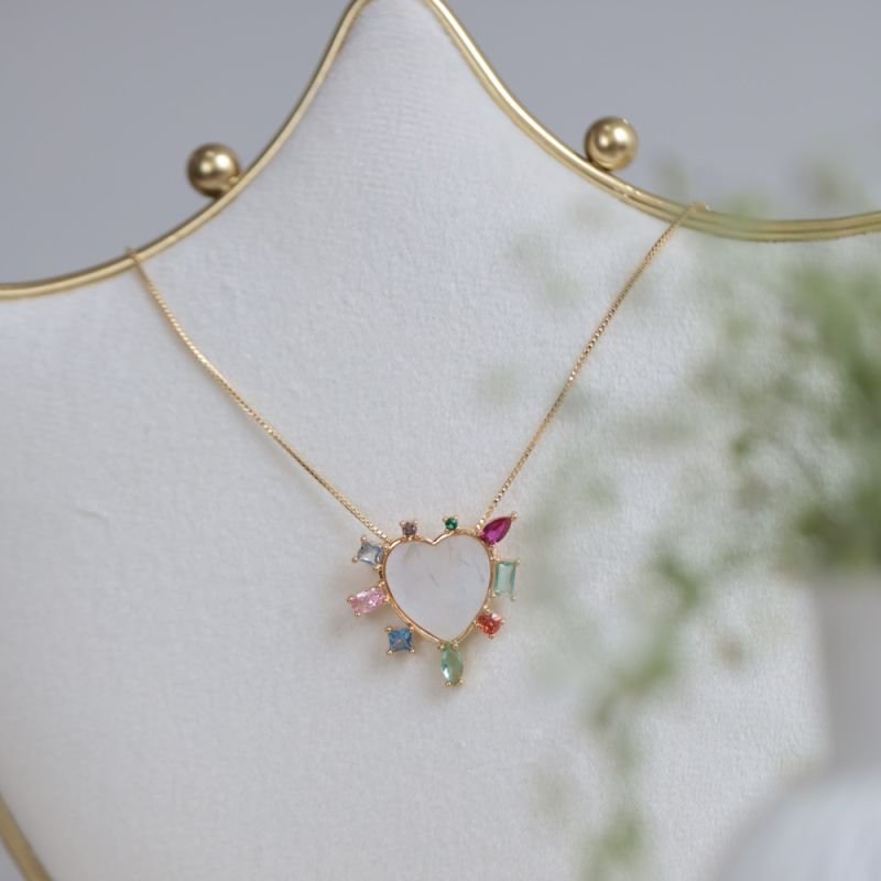 COLAR CORAÇÃO MADREPÉROLA PEDRAS COLORIDAS