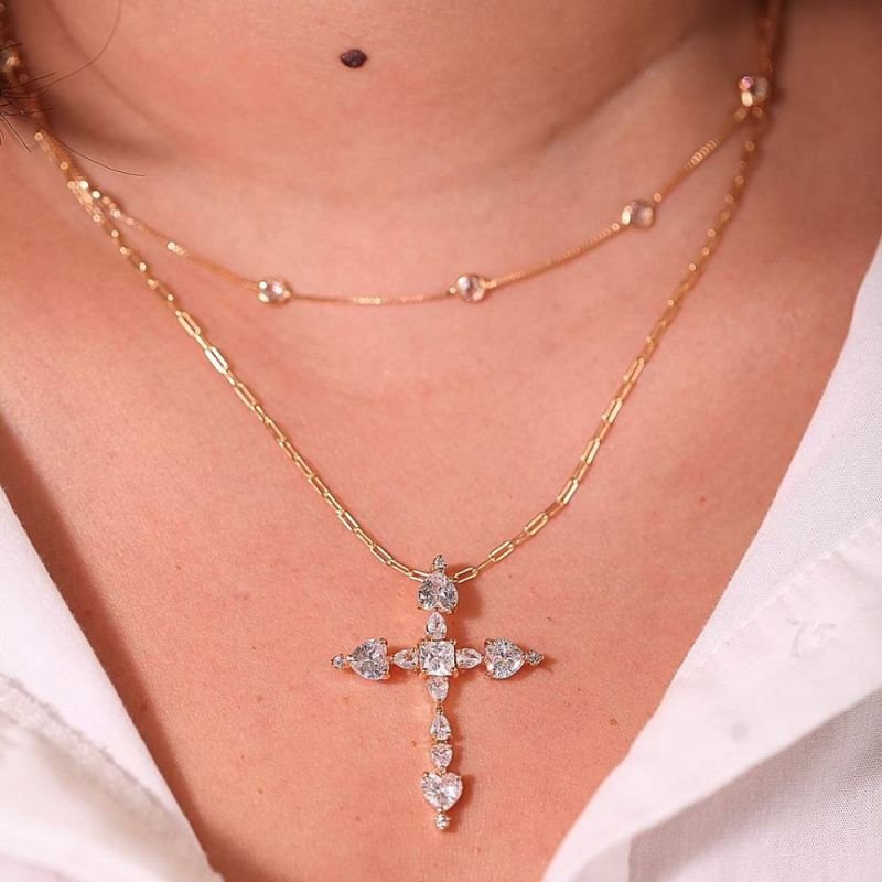 COLAR CRUCIFIXO C/ ZIRCÔNIAS