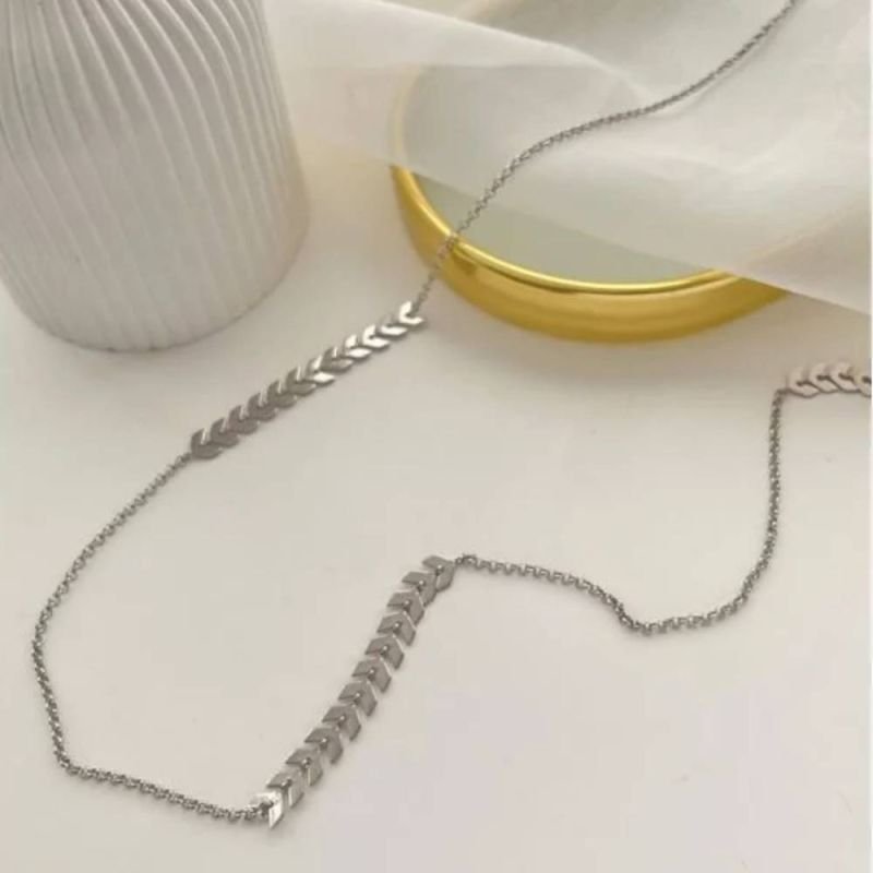 COLAR LONGO FOLHINHAS