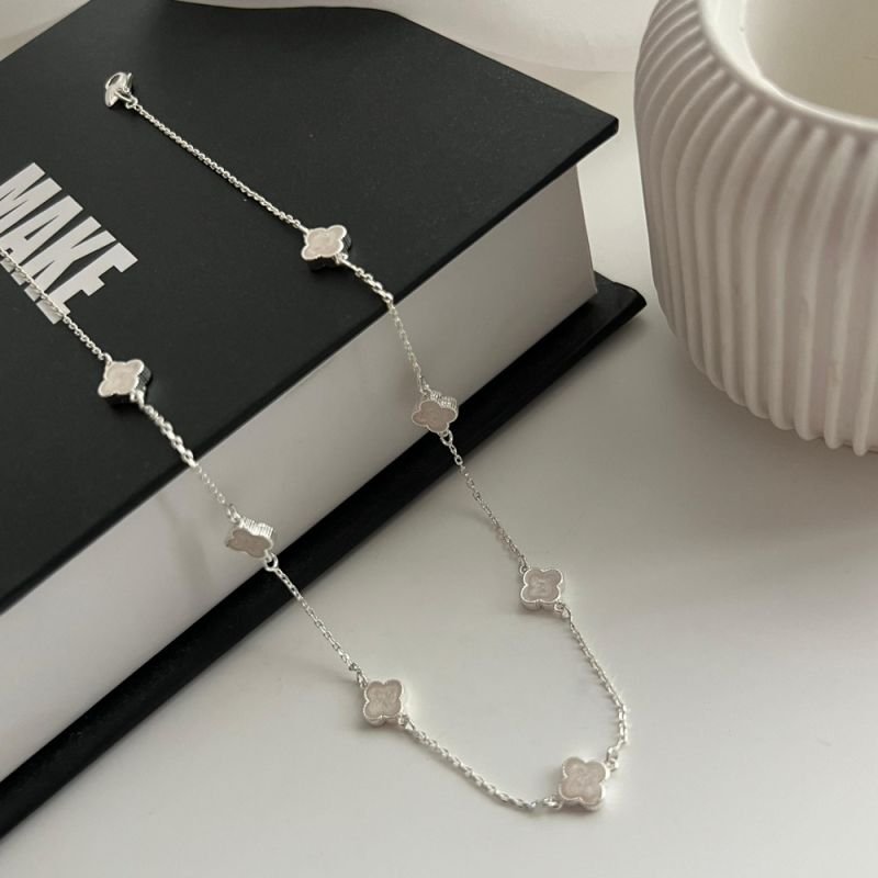 COLAR MINI TREVO PRATA