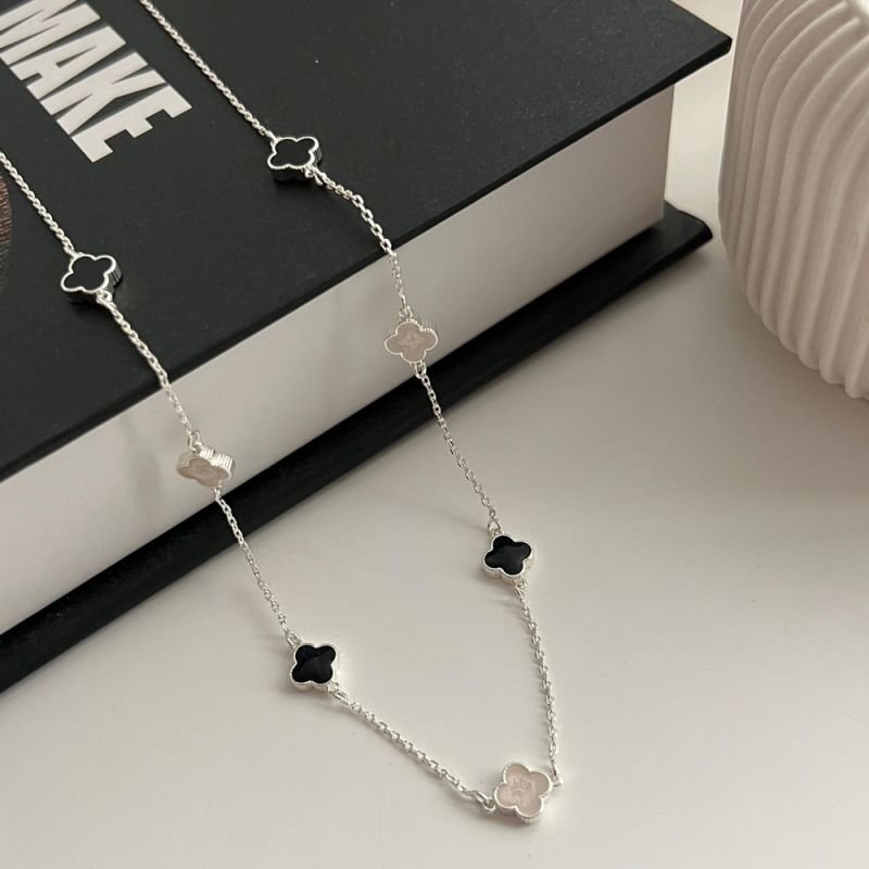 COLAR MINI TREVO PRATA