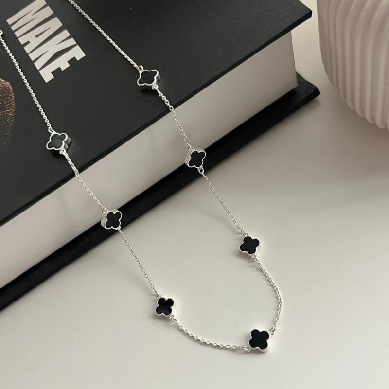 COLAR MINI TREVO PRATA