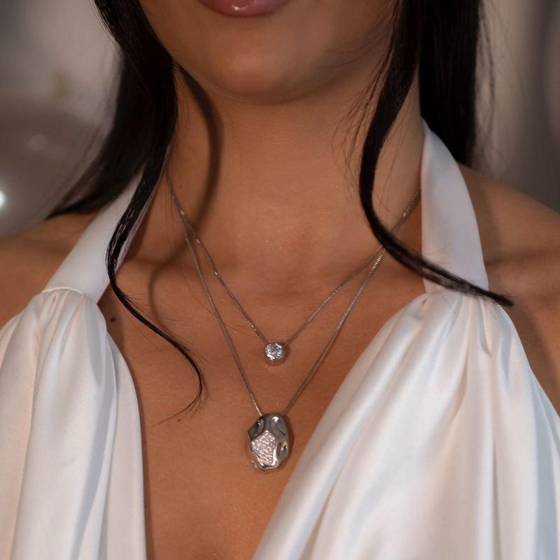 COLAR ORGÂNICO CRAVEJADO