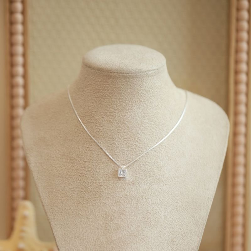 COLAR PONTO DE LUZ PRATA