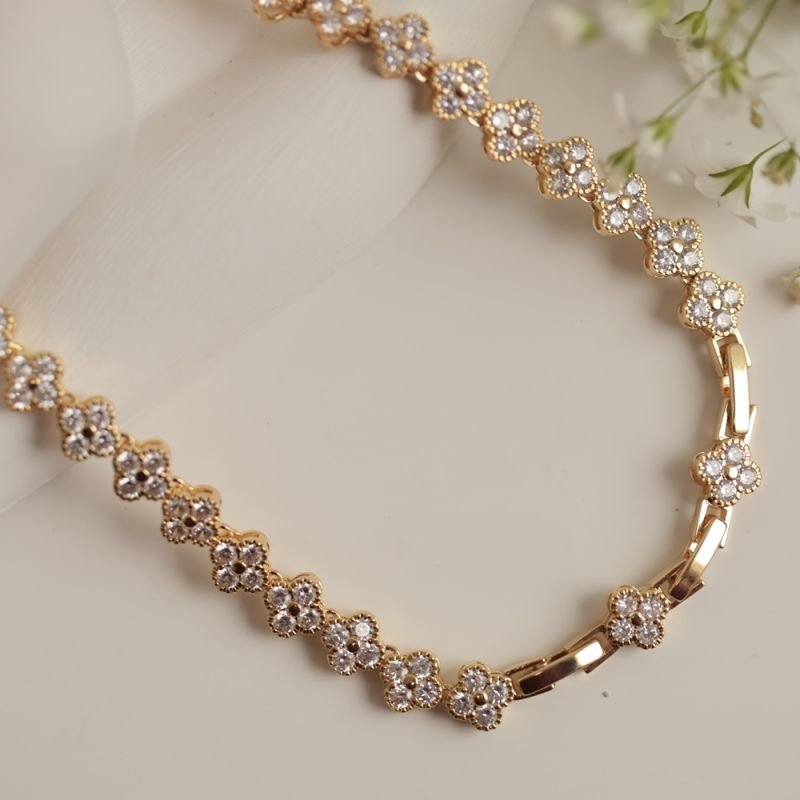 COLAR TREVO ZIRCÔNIAS