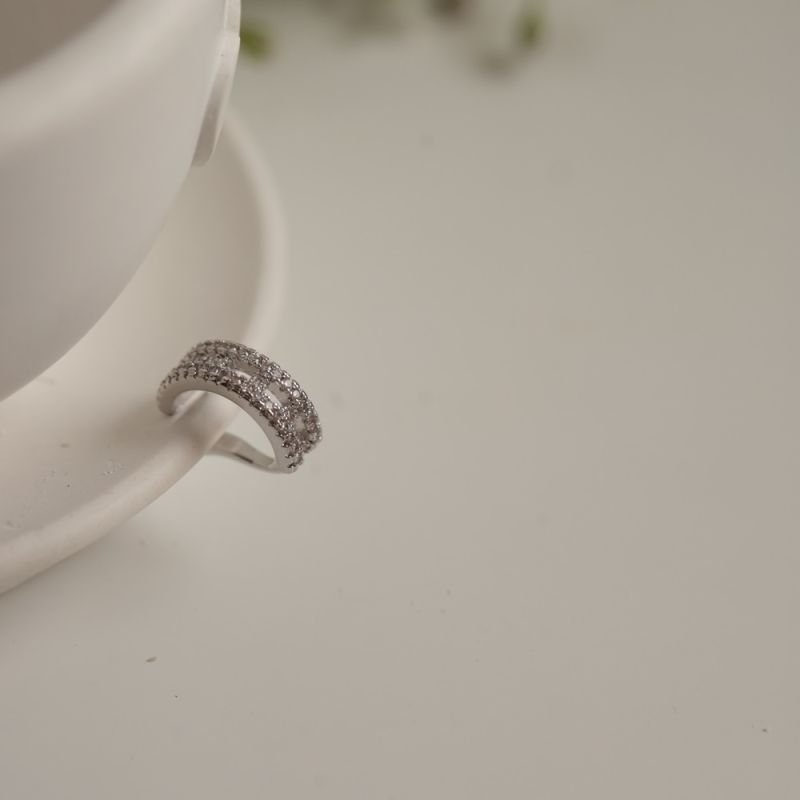 PIERCING QUADRADINHOS