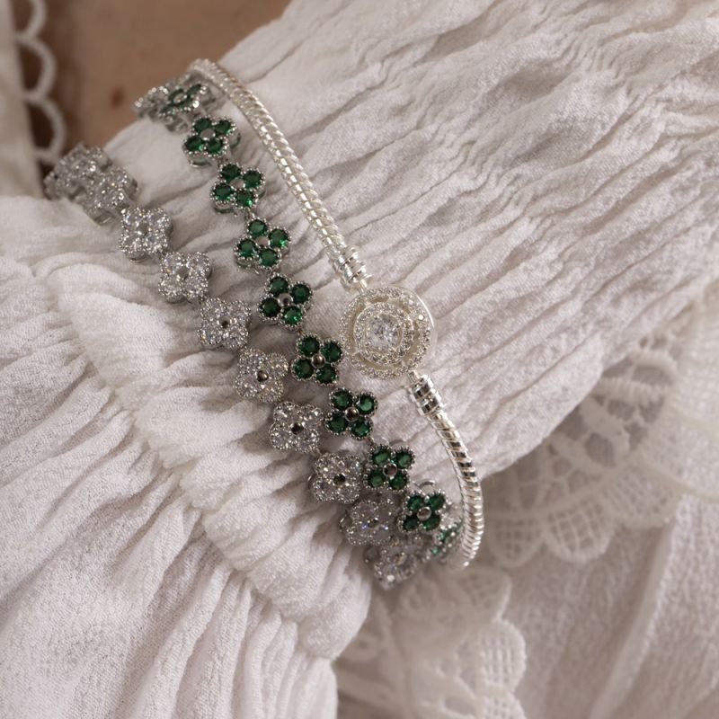 PULSEIRA TREVOS ZIRCÔNIAS