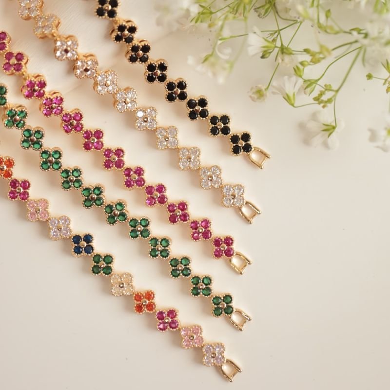 PULSEIRA TREVOS ZIRCÔNIAS